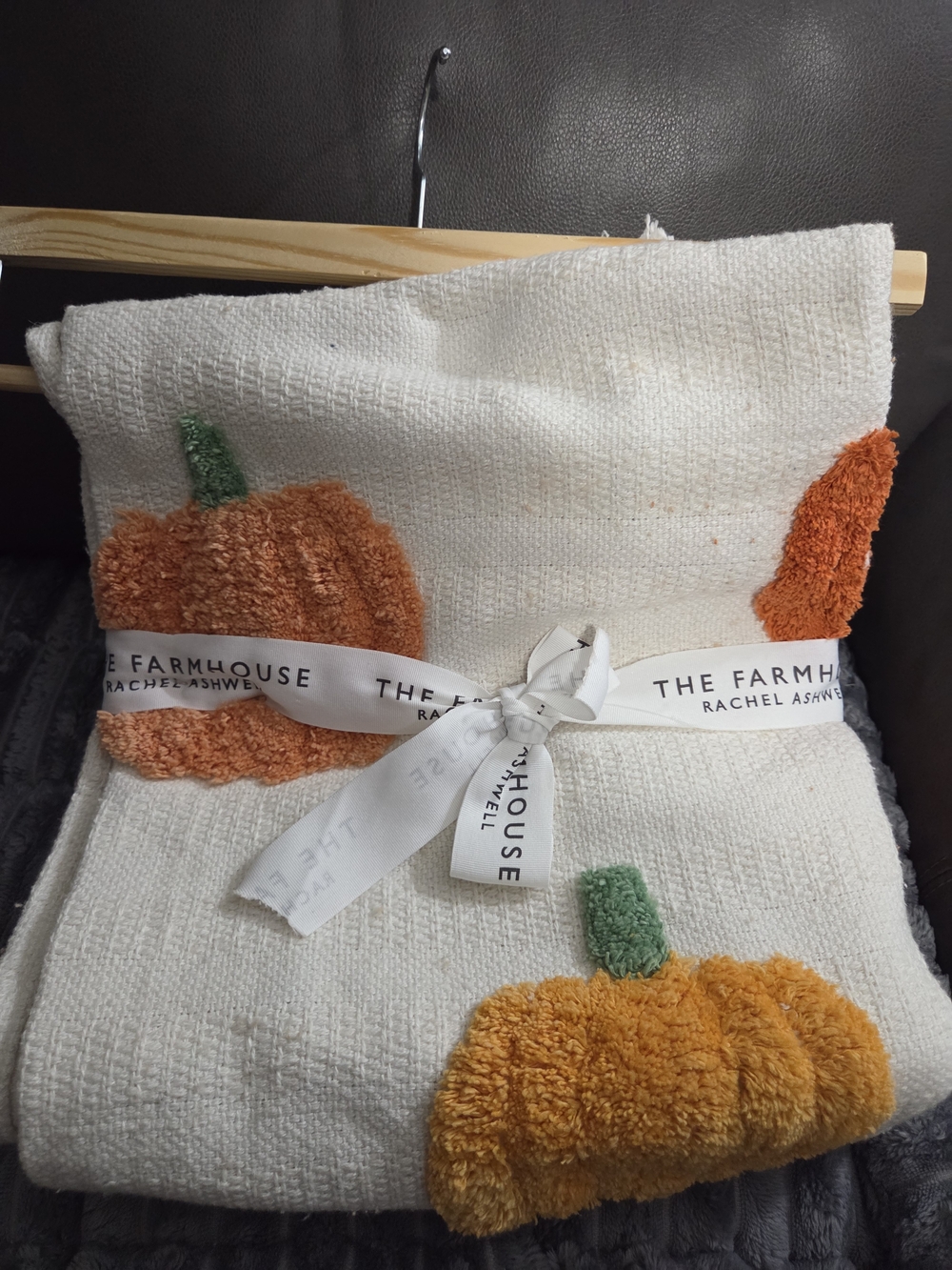The Farmhouse Rachel Ashwell Cream Throw with Orange Pumpkin Motifs - Picture 2 of 6